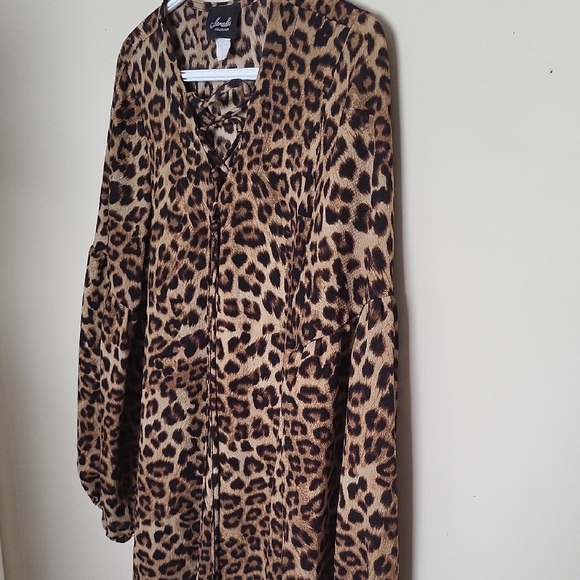 Animal Chic Print Blouse - Picture 6 of 8